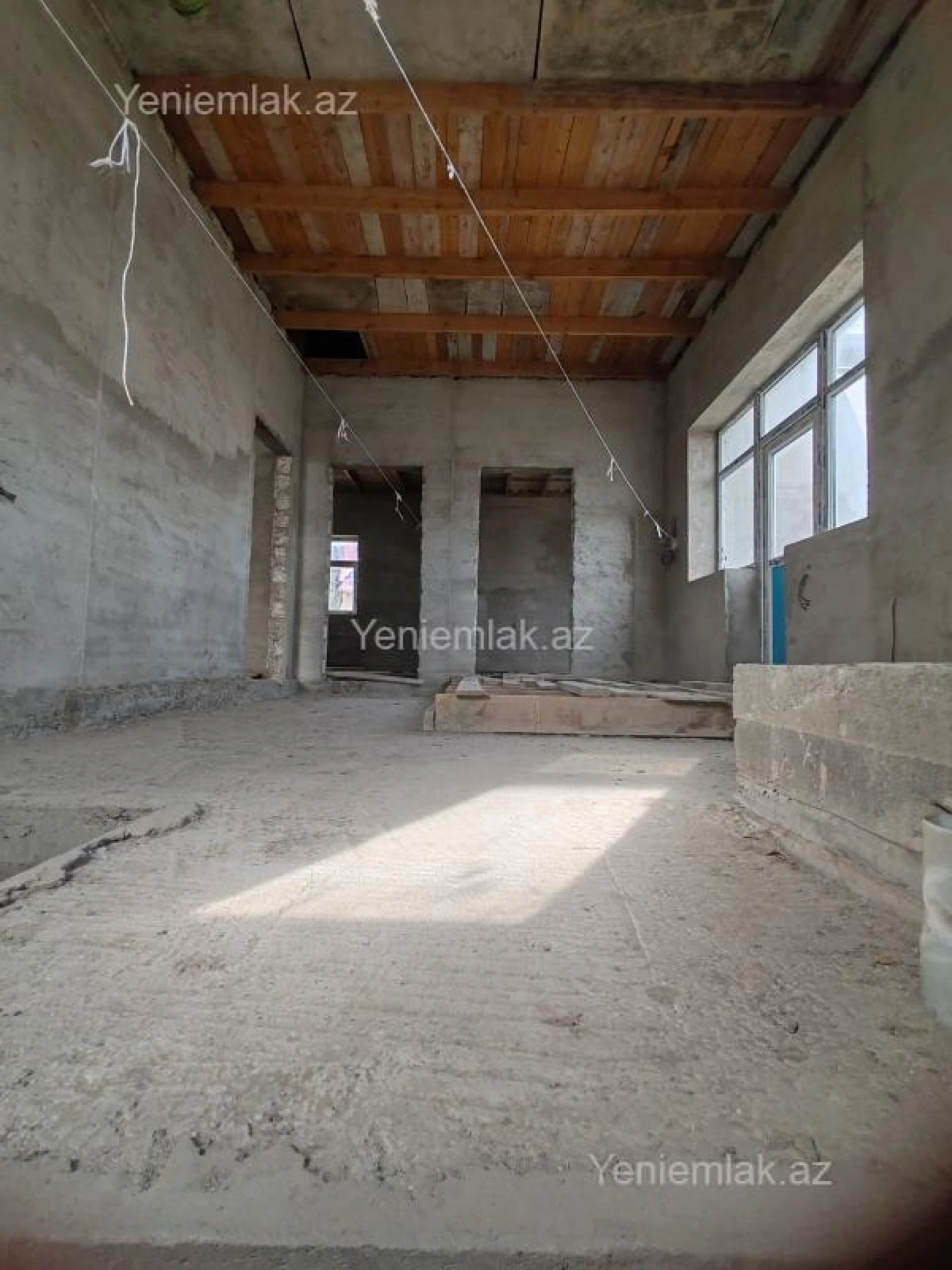 Satılır 6 otaqlı həyət evi 250 m²