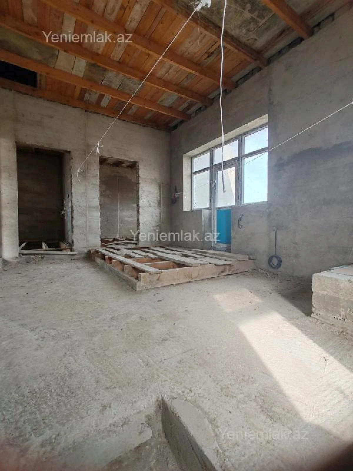 Satılır 6 otaqlı həyət evi 250 m²