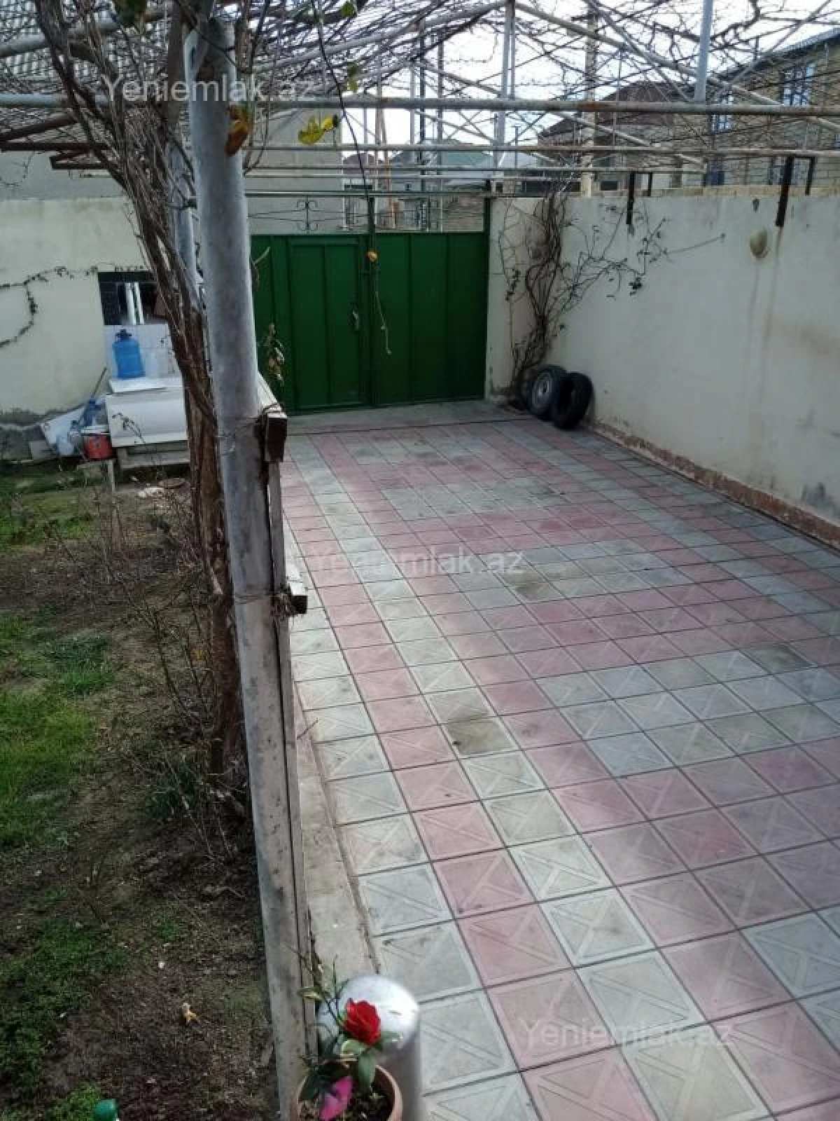 Satılır 4 otaqlı həyət evi 82 m²