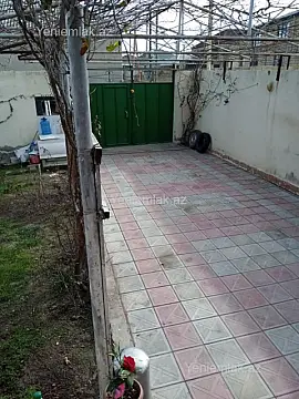 Satılır 4 otaqlı həyət evi 82 m²