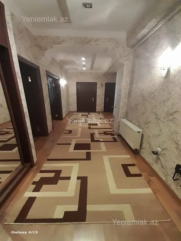 Satılır 3 otaqlı yeni tikili 100 m²