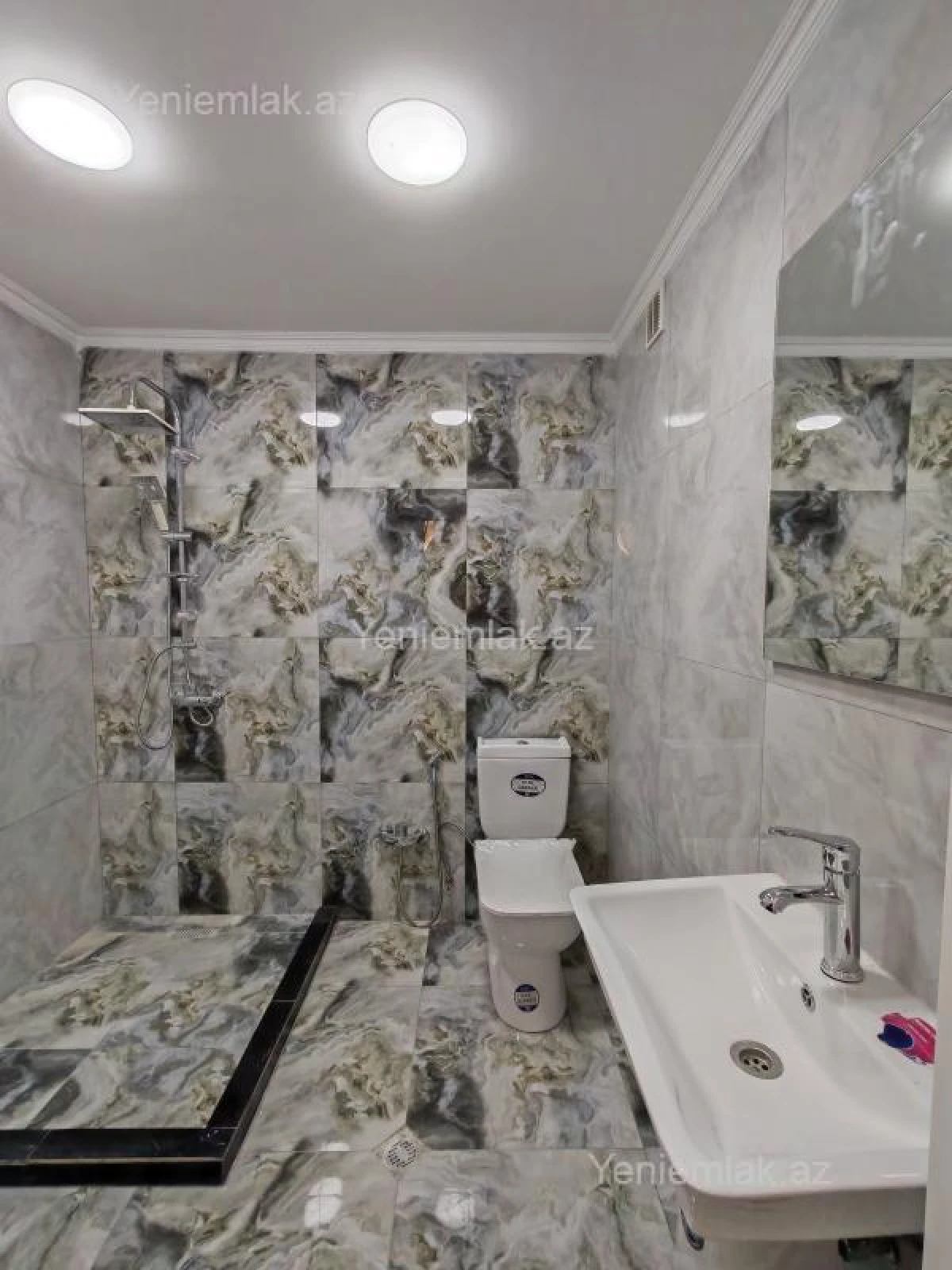 Satılır 3 otaqlı yeni tikili 90 m²