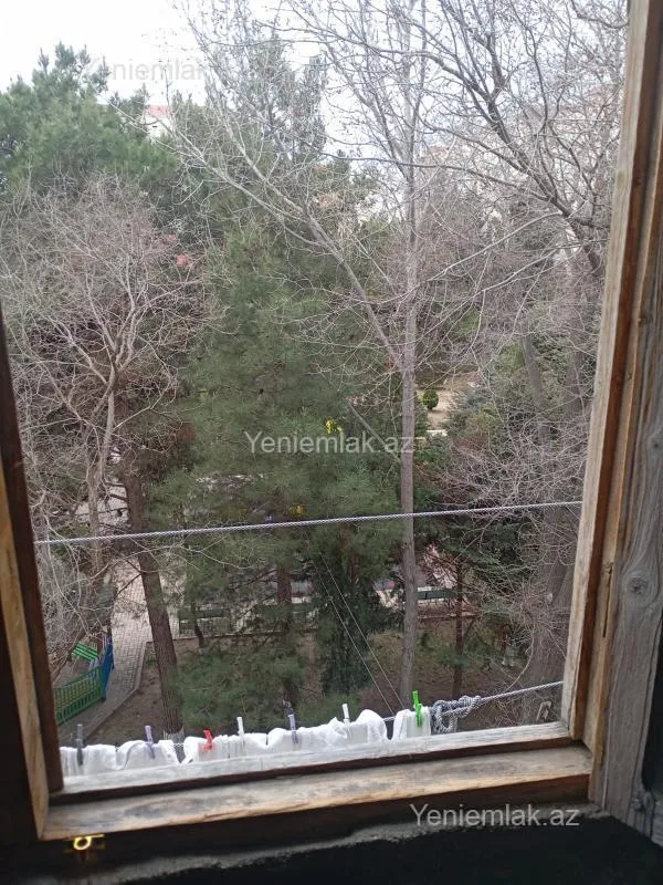 Satılır 2 otaqlı köhnə tikili 50 m²