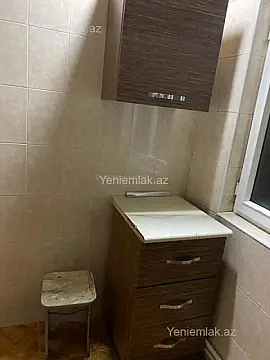 Satılır 2 otaqlı köhnə tikili 55 m²