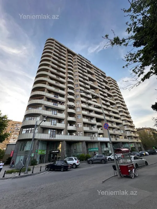 Satılır 3 otaqlı yeni tikili 181 m²