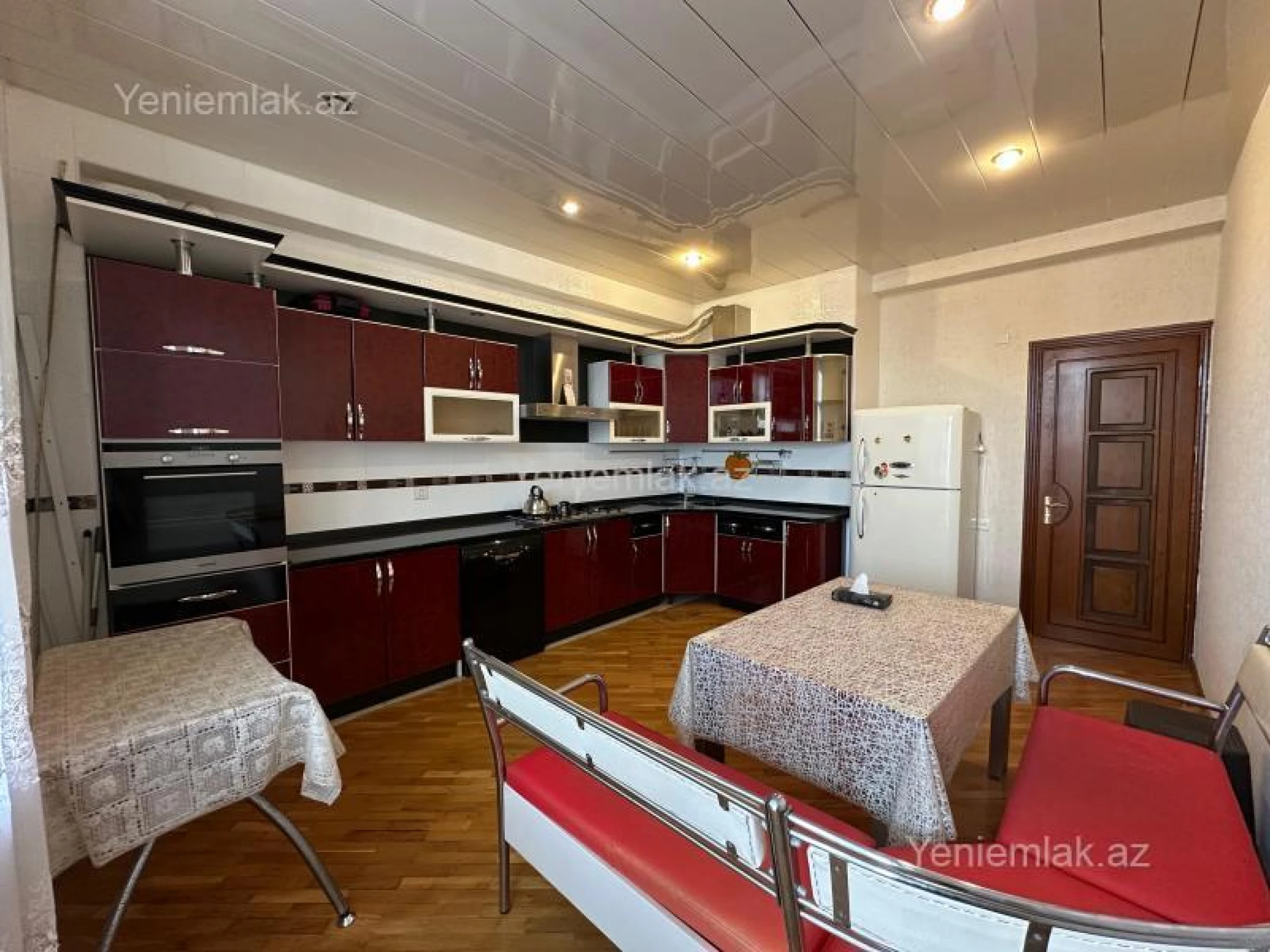 Satılır 3 otaqlı yeni tikili 181 m²