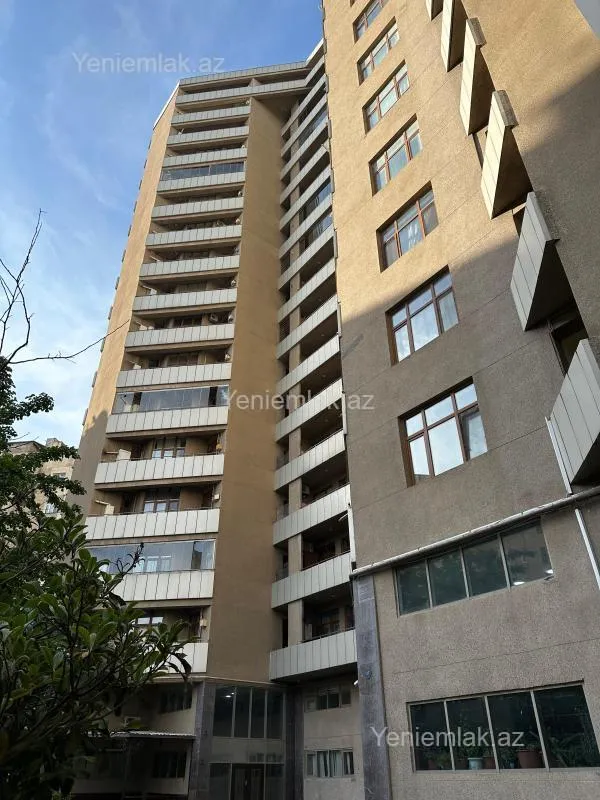 Satılır 3 otaqlı yeni tikili 181 m²
