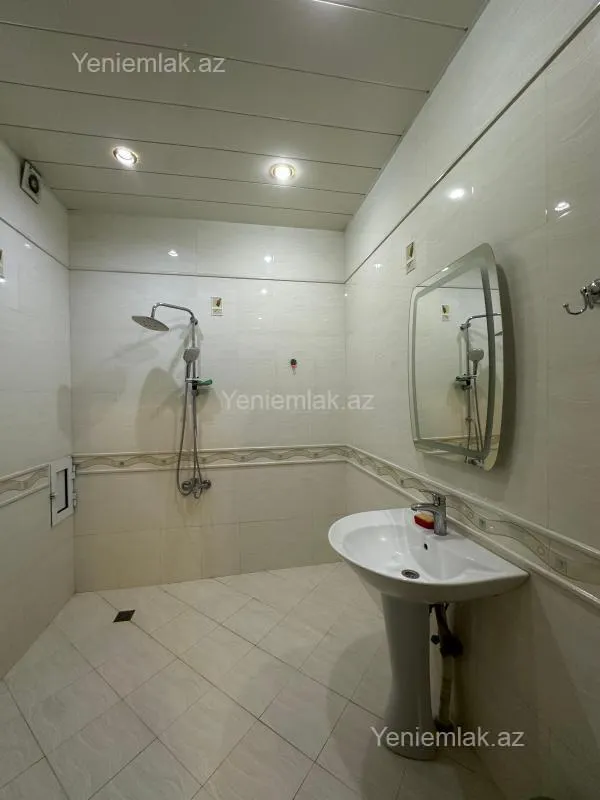 Satılır 3 otaqlı yeni tikili 181 m²