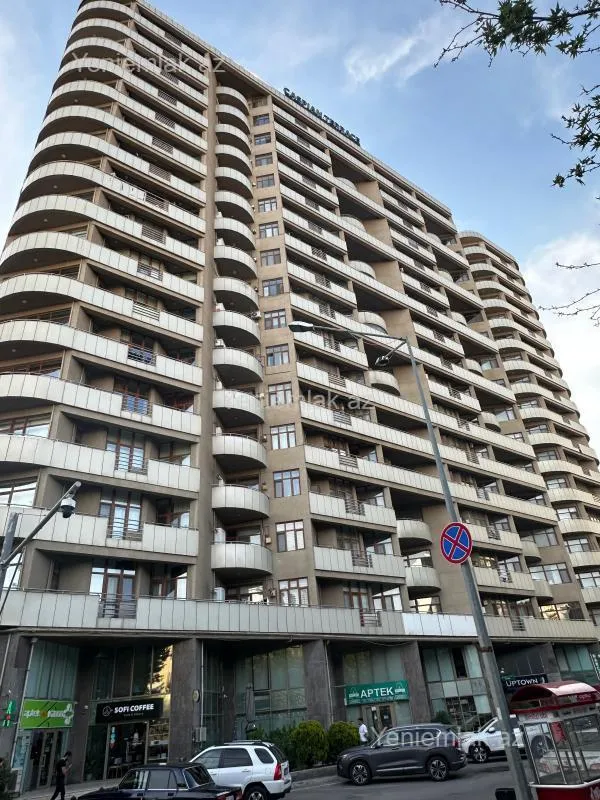 Satılır 3 otaqlı yeni tikili 181 m²