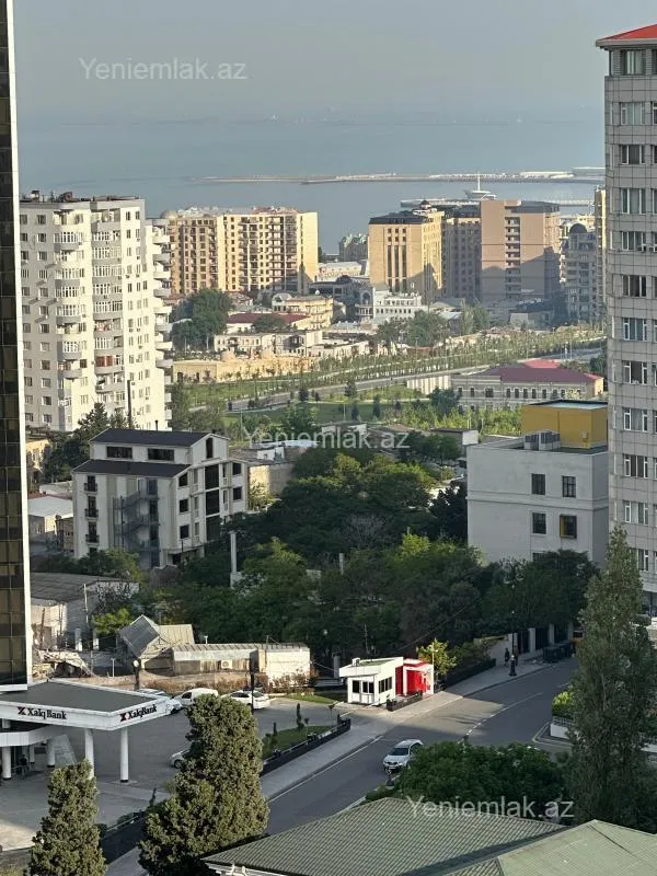 Satılır 3 otaqlı yeni tikili 181 m²