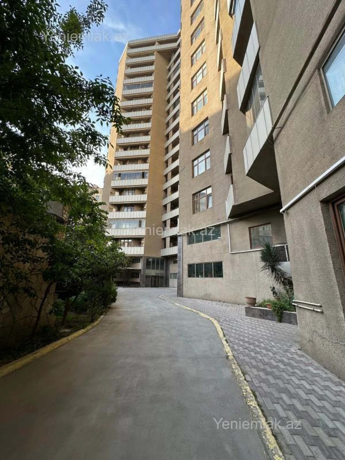 Satılır 3 otaqlı yeni tikili 181 m²