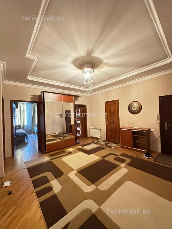 Satılır 3 otaqlı yeni tikili 181 m²