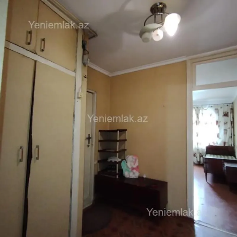 Satılır 3 otaqlı köhnə tikili 80 m²