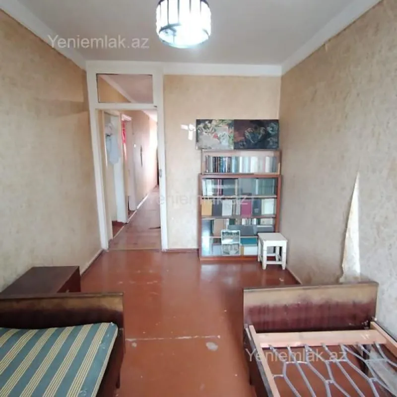 Satılır 3 otaqlı köhnə tikili 80 m²