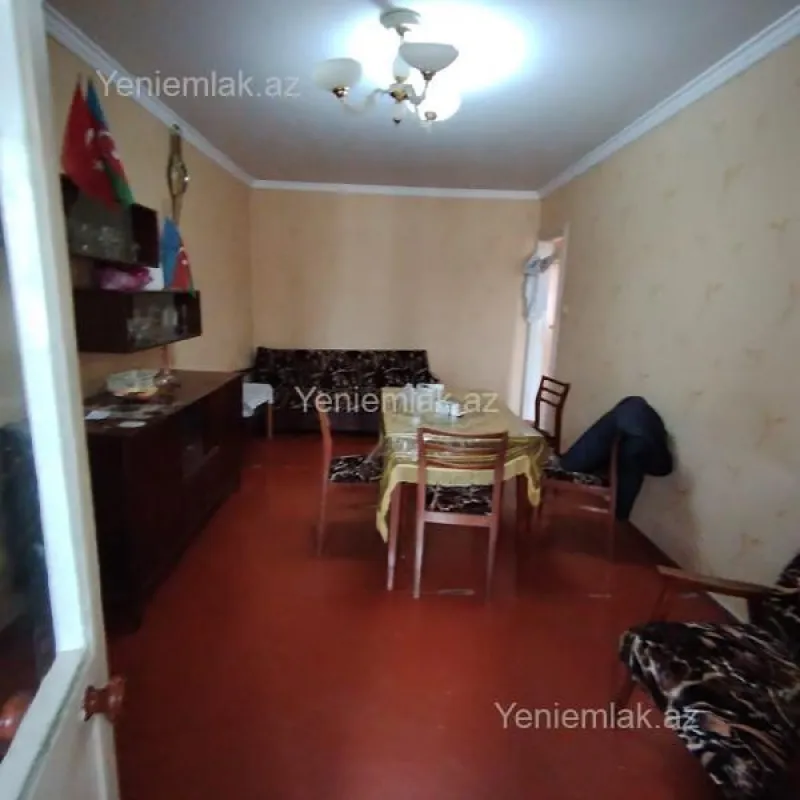 Satılır 3 otaqlı köhnə tikili 80 m²