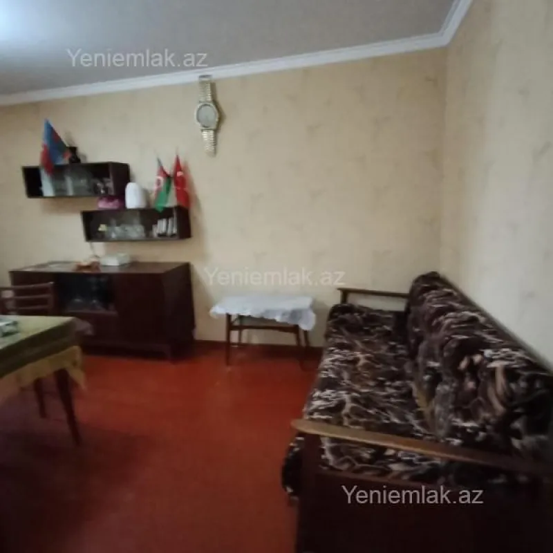 Satılır 3 otaqlı köhnə tikili 80 m²
