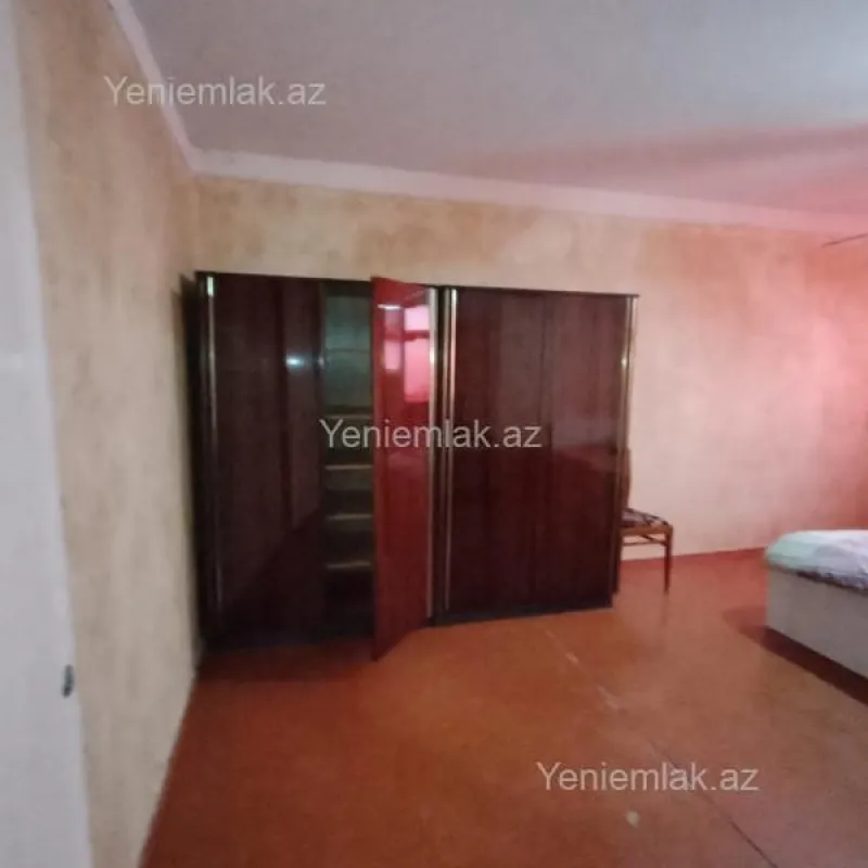 Satılır 3 otaqlı köhnə tikili 80 m²