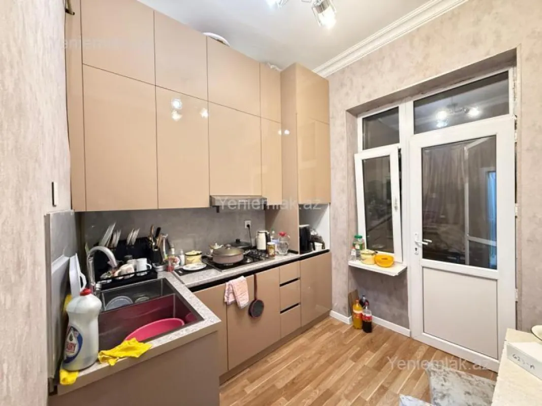 Satılır 2 otaqlı köhnə tikili 55 m²