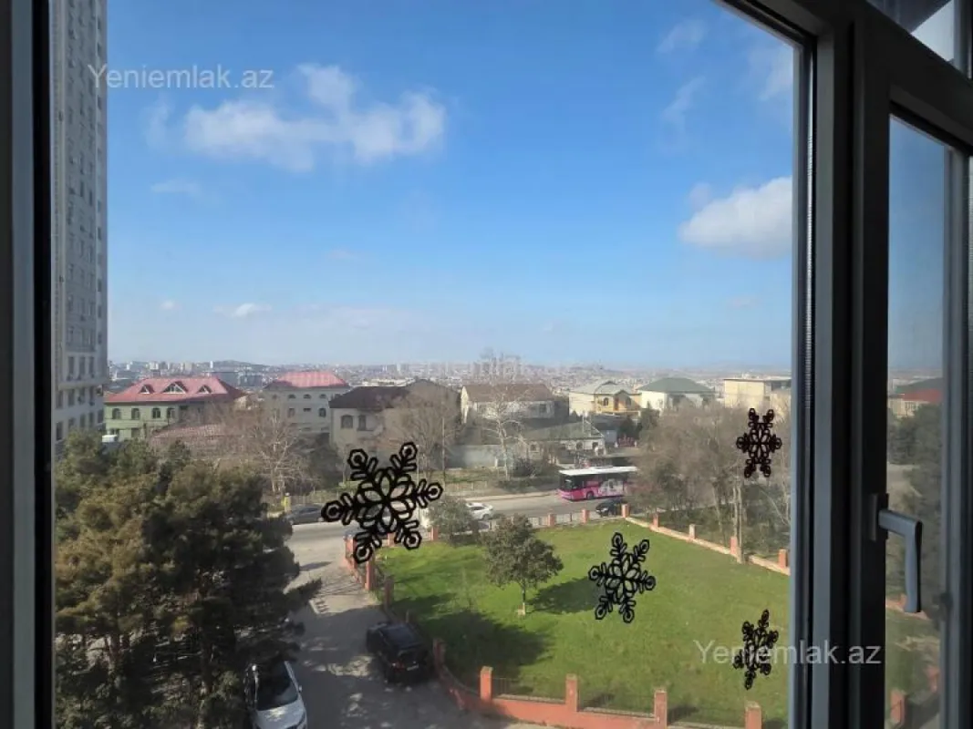 Satılır 3 otaqlı köhnə tikili 100 m²