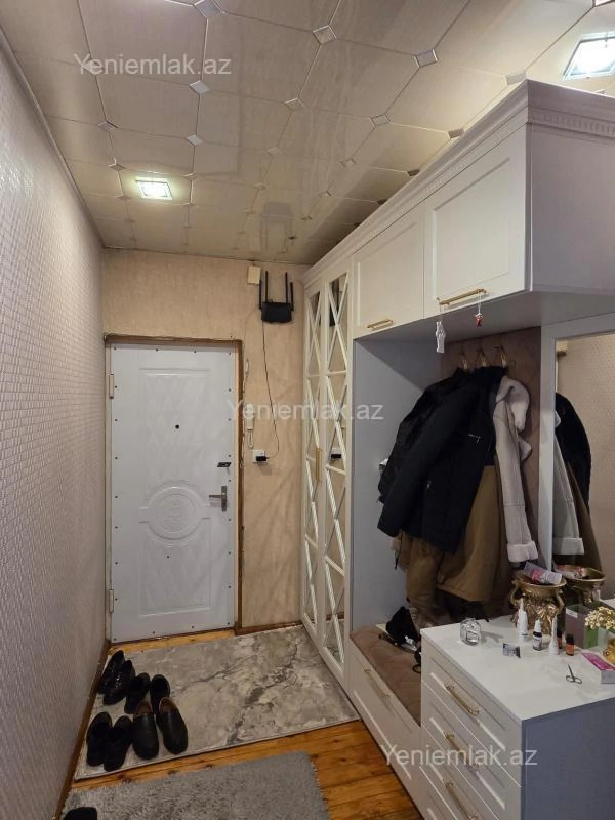 Satılır 3 otaqlı köhnə tikili 100 m²