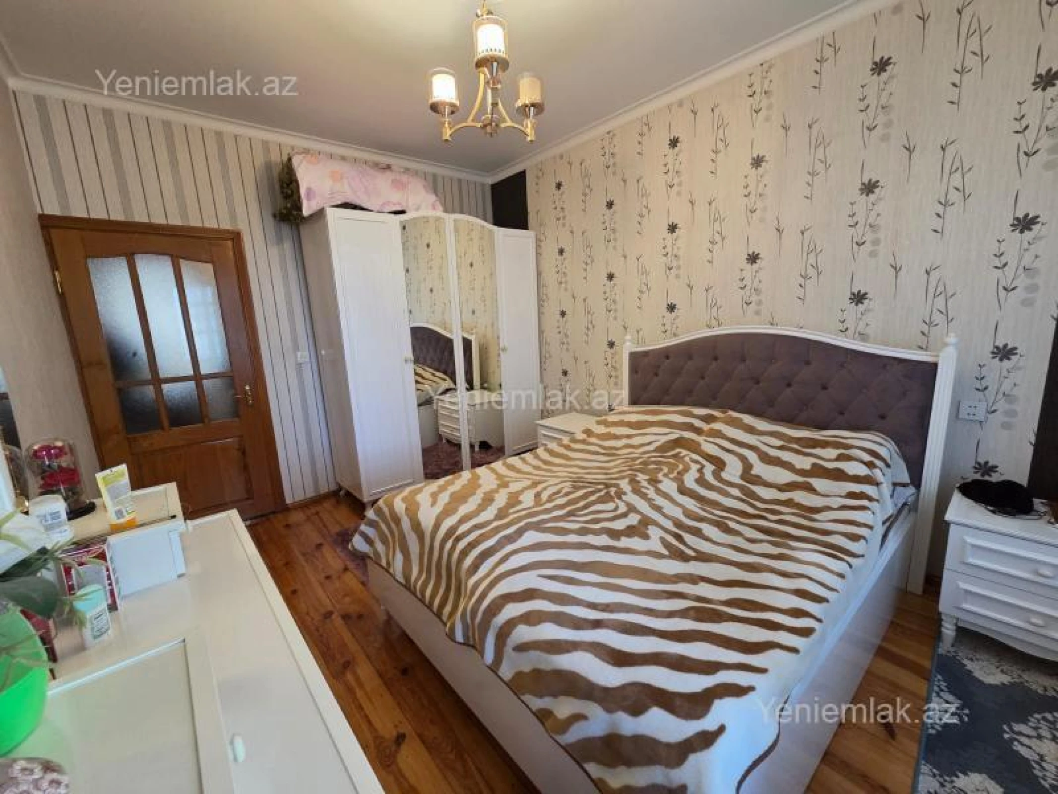 Satılır 3 otaqlı köhnə tikili 100 m²
