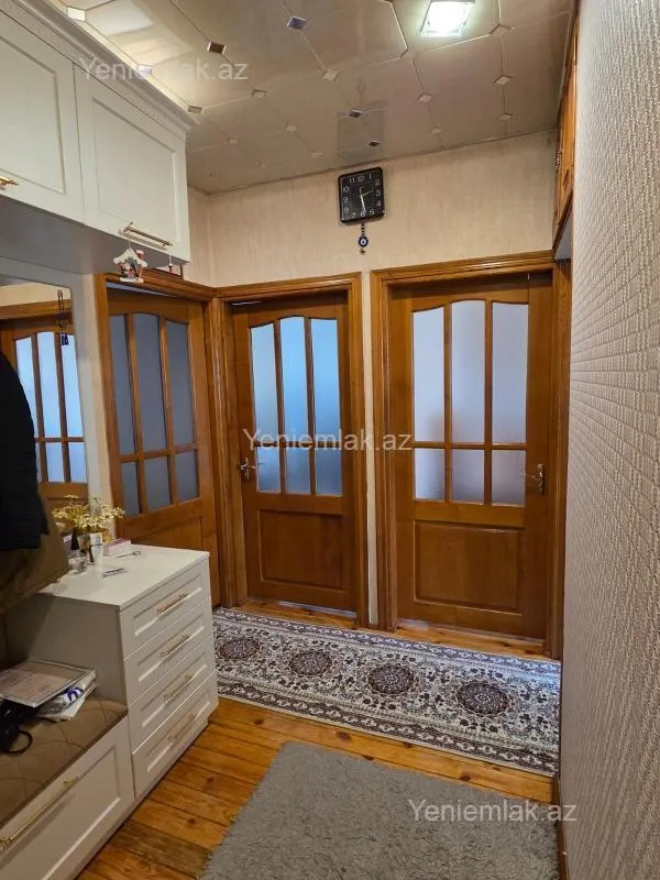 Satılır 3 otaqlı köhnə tikili 100 m²