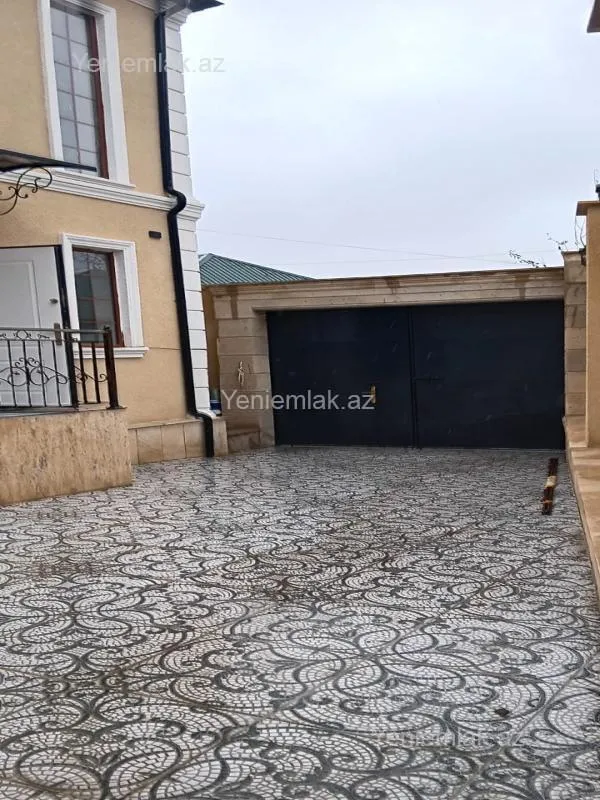 Satılır 4 otaqlı həyət evi 180 m²