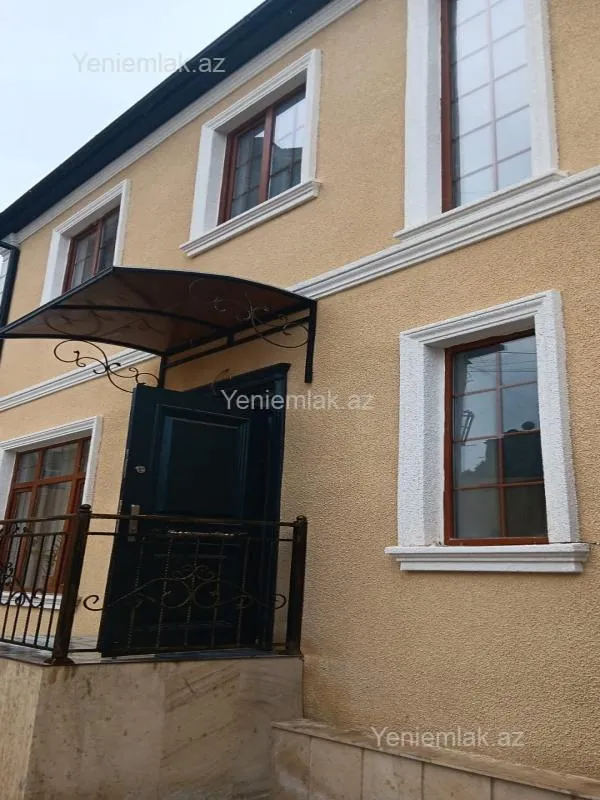 Satılır 4 otaqlı həyət evi 180 m²
