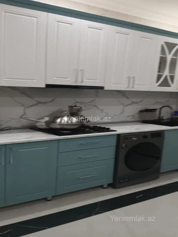 Satılır 4 otaqlı həyət evi 180 m²