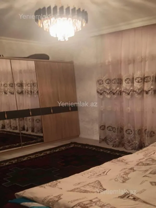 Satılır 4 otaqlı həyət evi 180 m²