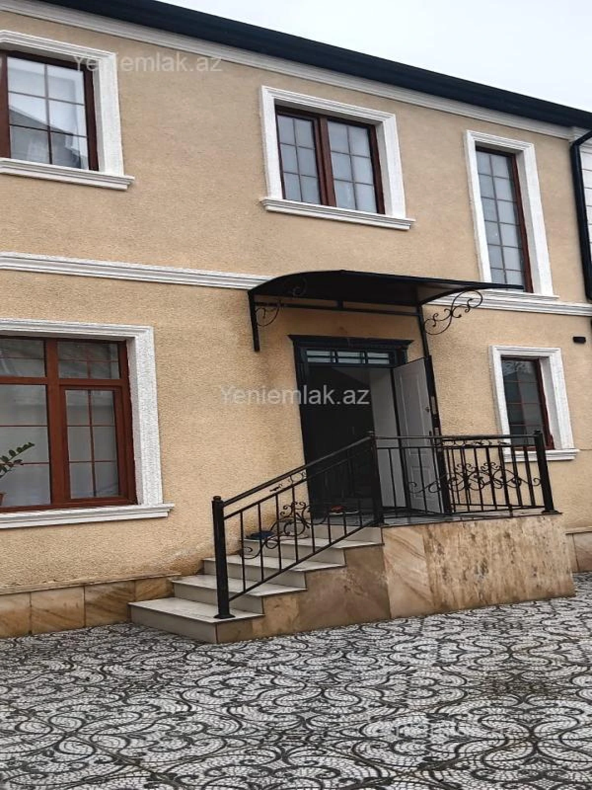 Satılır 4 otaqlı həyət evi 180 m²