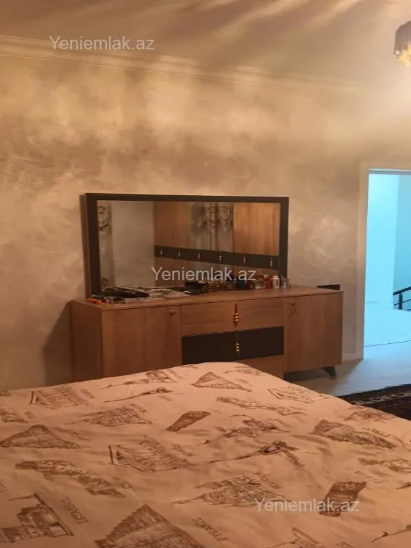 Satılır 4 otaqlı həyət evi 180 m²