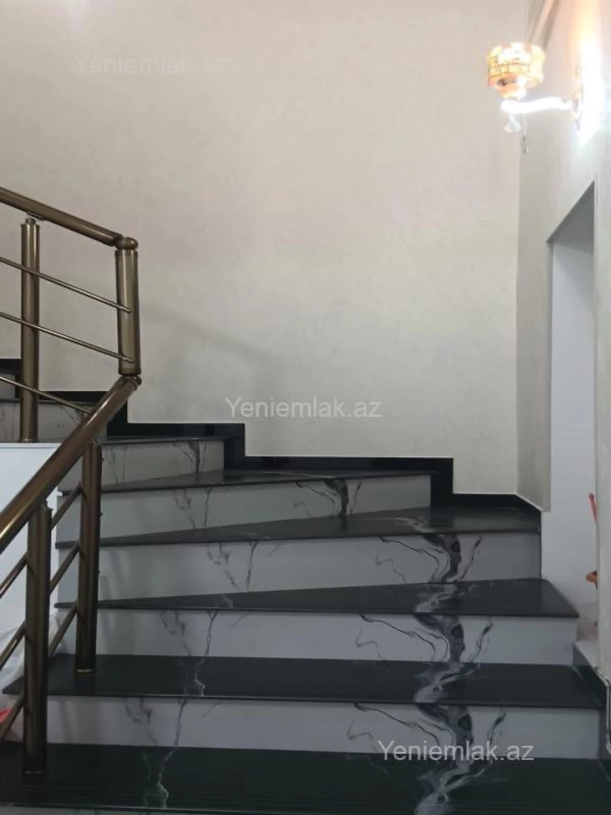 Satılır 4 otaqlı həyət evi 180 m²
