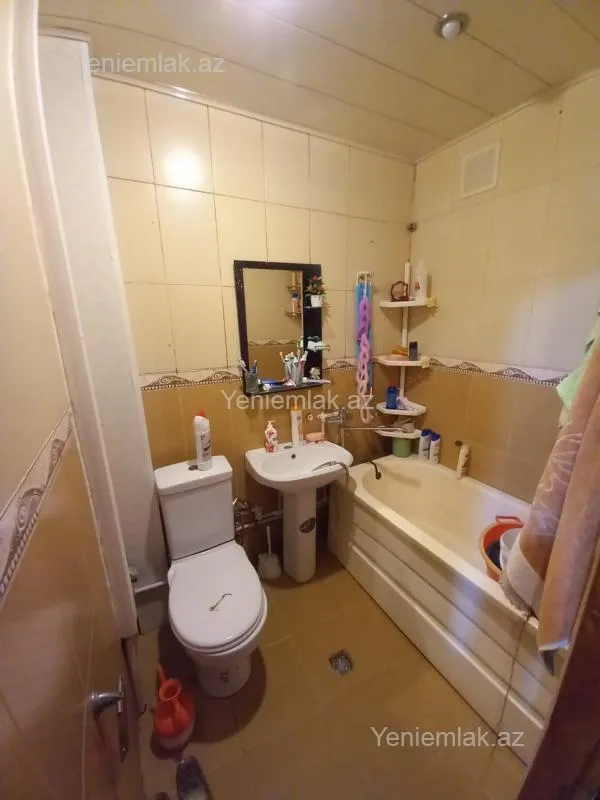 Satılır 2 otaqlı köhnə tikili 56 m²