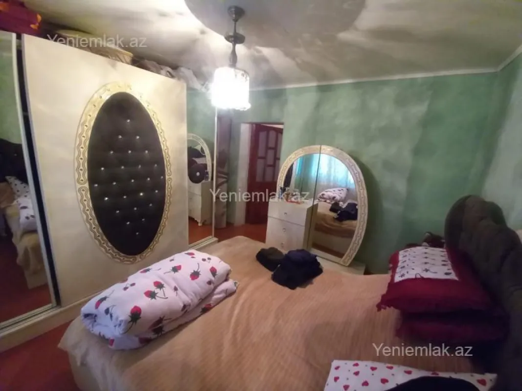 Satılır 2 otaqlı köhnə tikili 56 m²