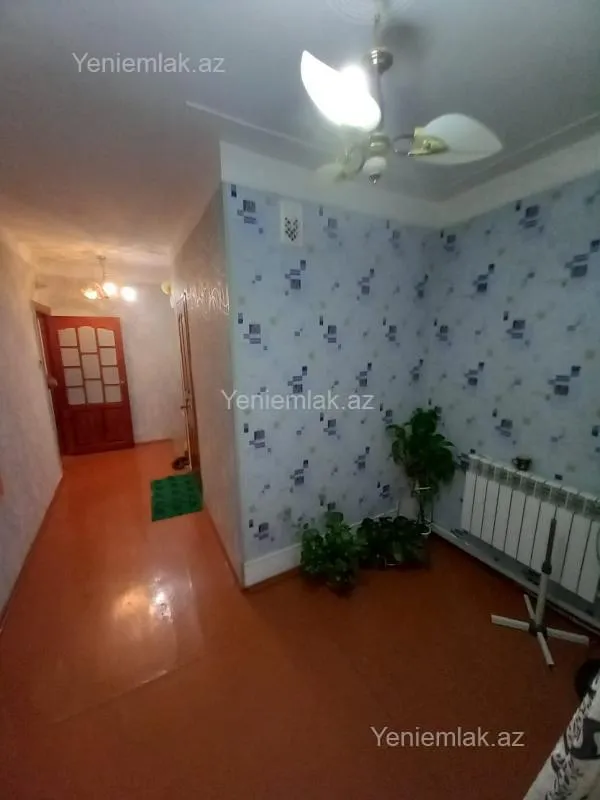 Satılır 2 otaqlı köhnə tikili 56 m²