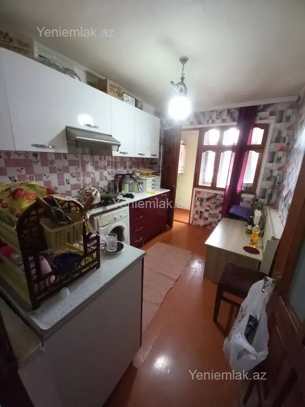 Satılır 2 otaqlı köhnə tikili 56 m²