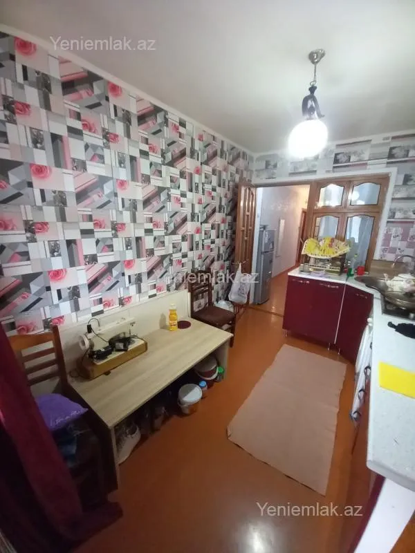 Satılır 2 otaqlı köhnə tikili 56 m²