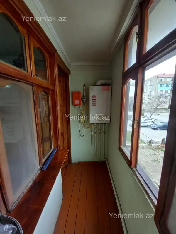 Satılır 2 otaqlı köhnə tikili 56 m²
