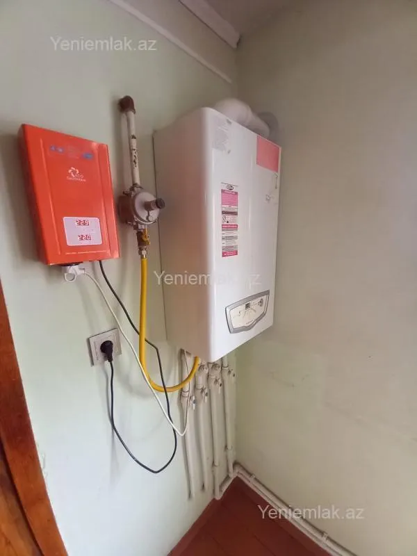 Satılır 2 otaqlı köhnə tikili 56 m²