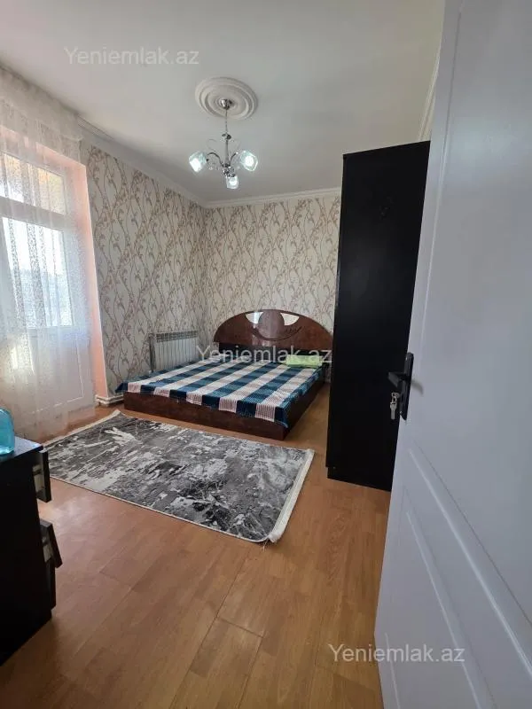 Satılır 3 otaqlı köhnə tikili 85 m²
