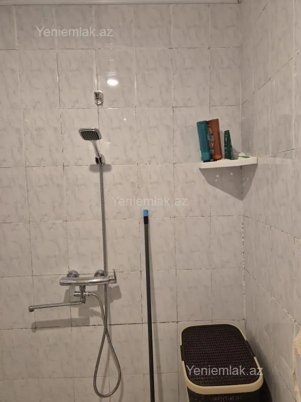 Satılır 2 otaqlı köhnə tikili 52 m²