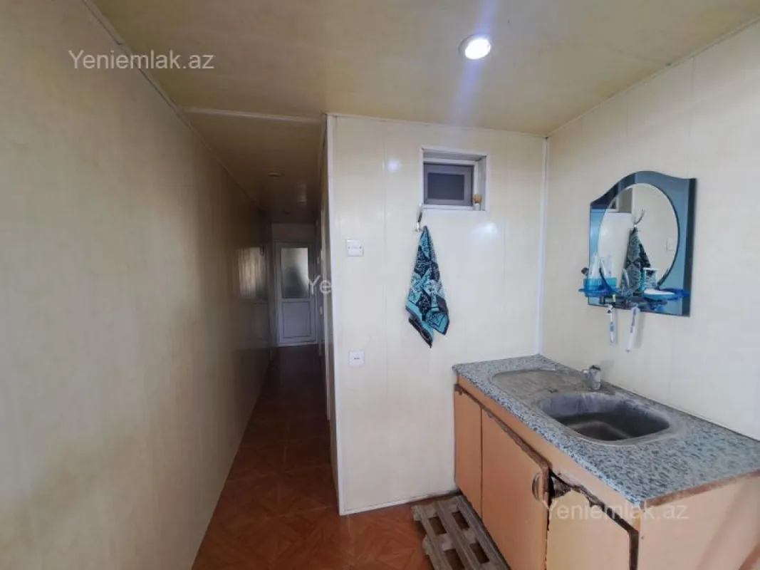 Satılır 5 otaqlı həyət evi 180 m²