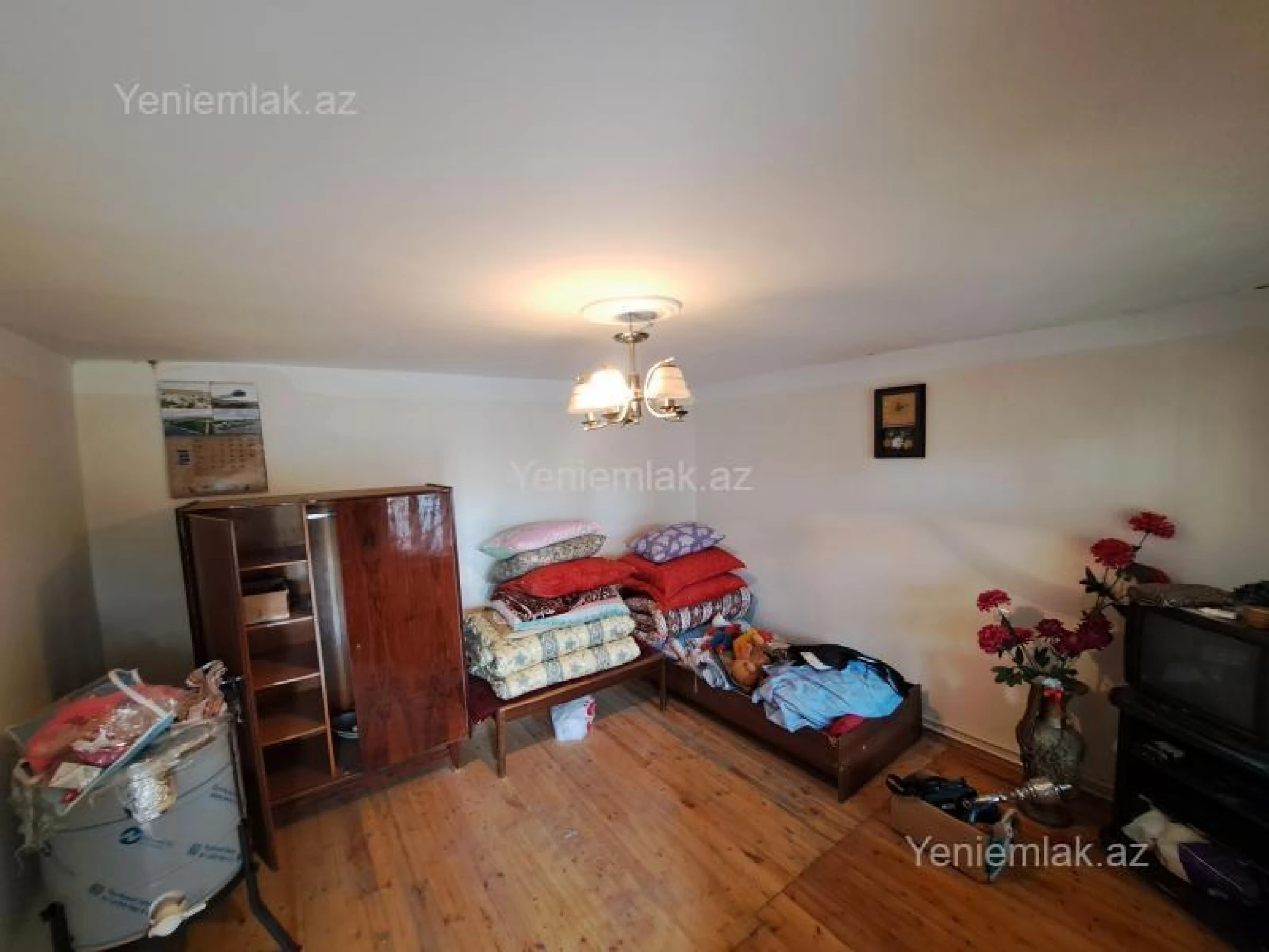 Satılır 5 otaqlı həyət evi 180 m²