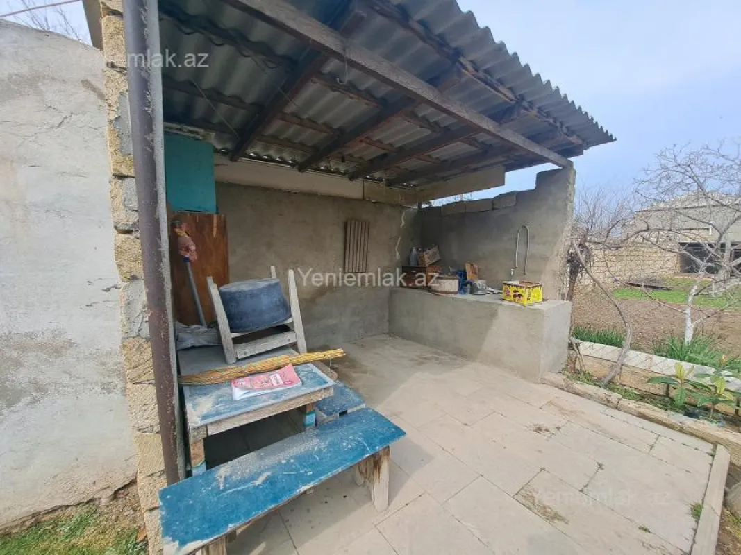 Satılır 5 otaqlı həyət evi 180 m²