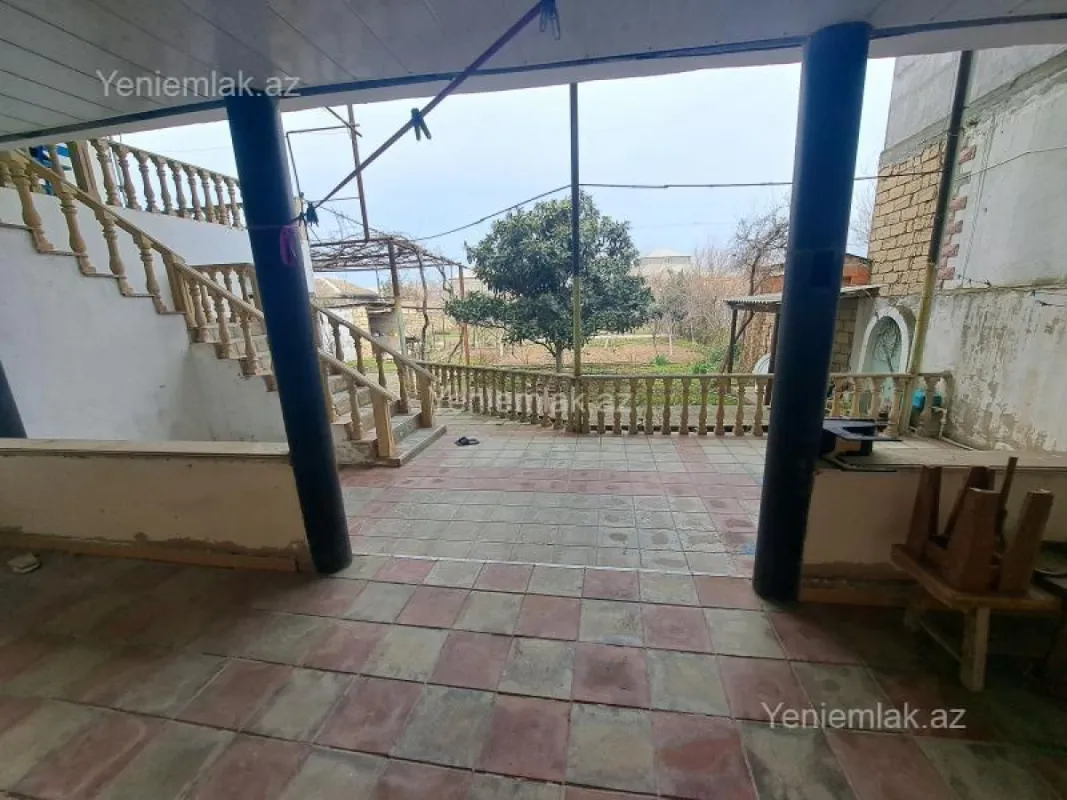 Satılır 5 otaqlı həyət evi 180 m²