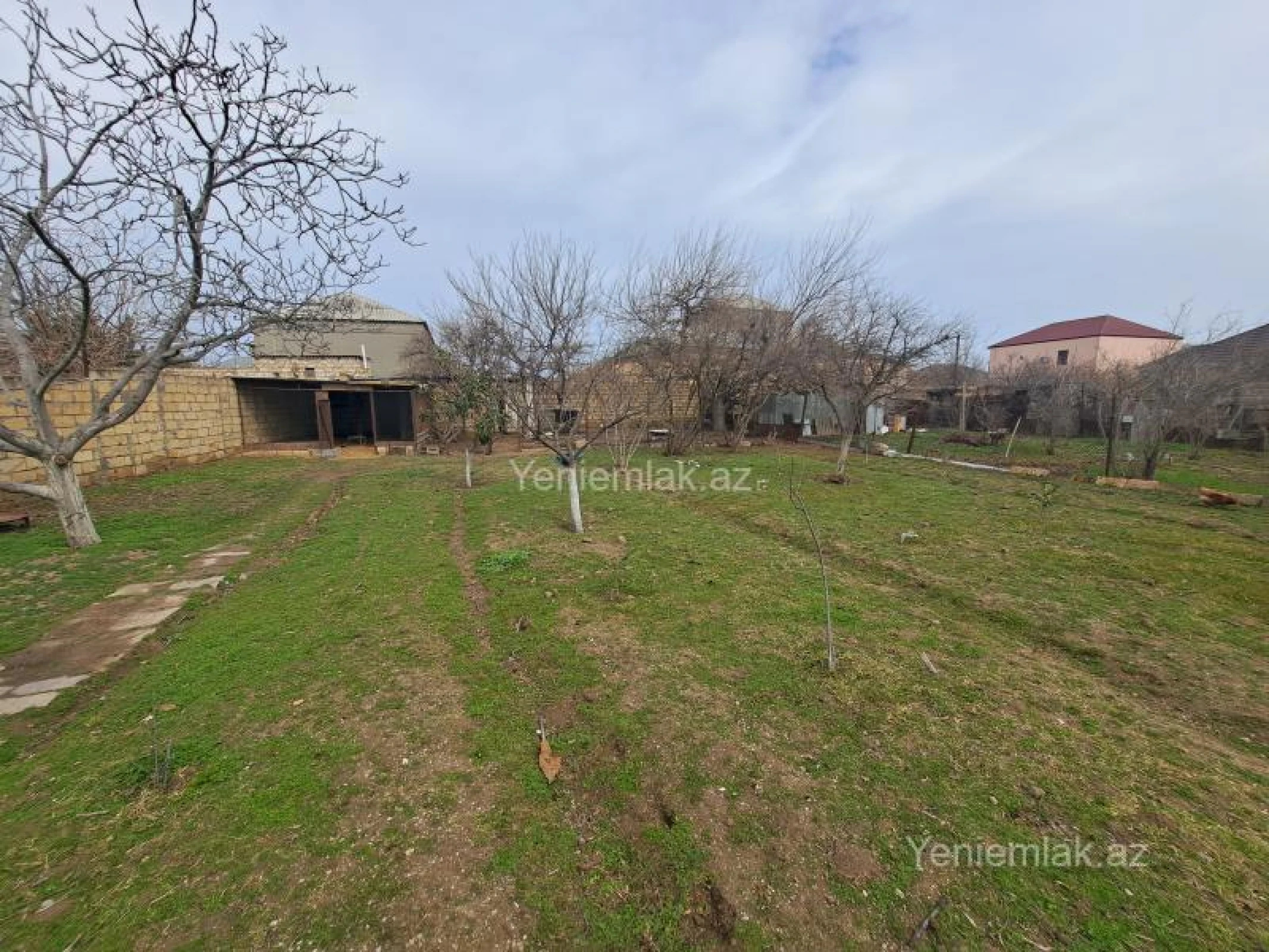 Satılır 5 otaqlı həyət evi 180 m²