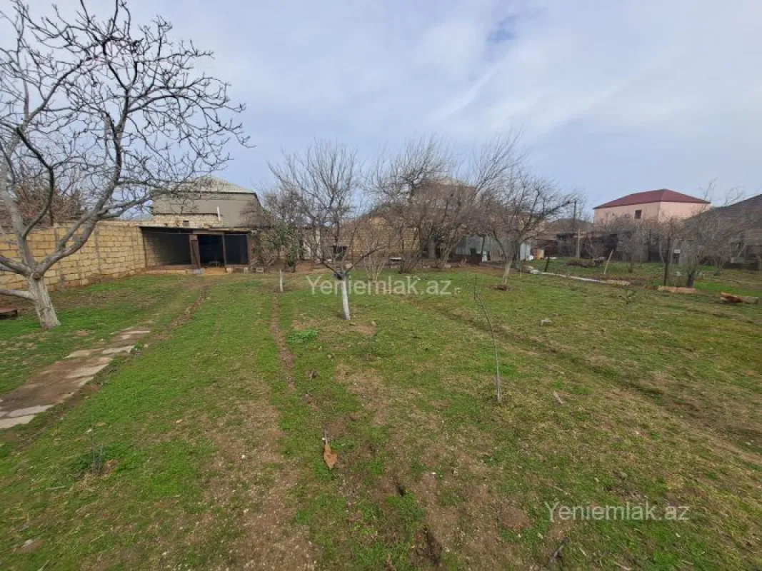 Satılır 5 otaqlı həyət evi 180 m²