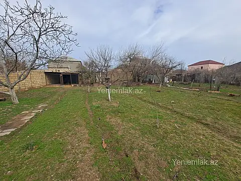 Satılır 5 otaqlı həyət evi 180 m²