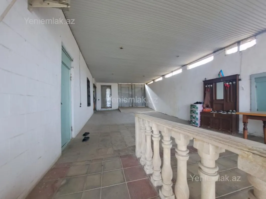 Satılır 5 otaqlı həyət evi 180 m²